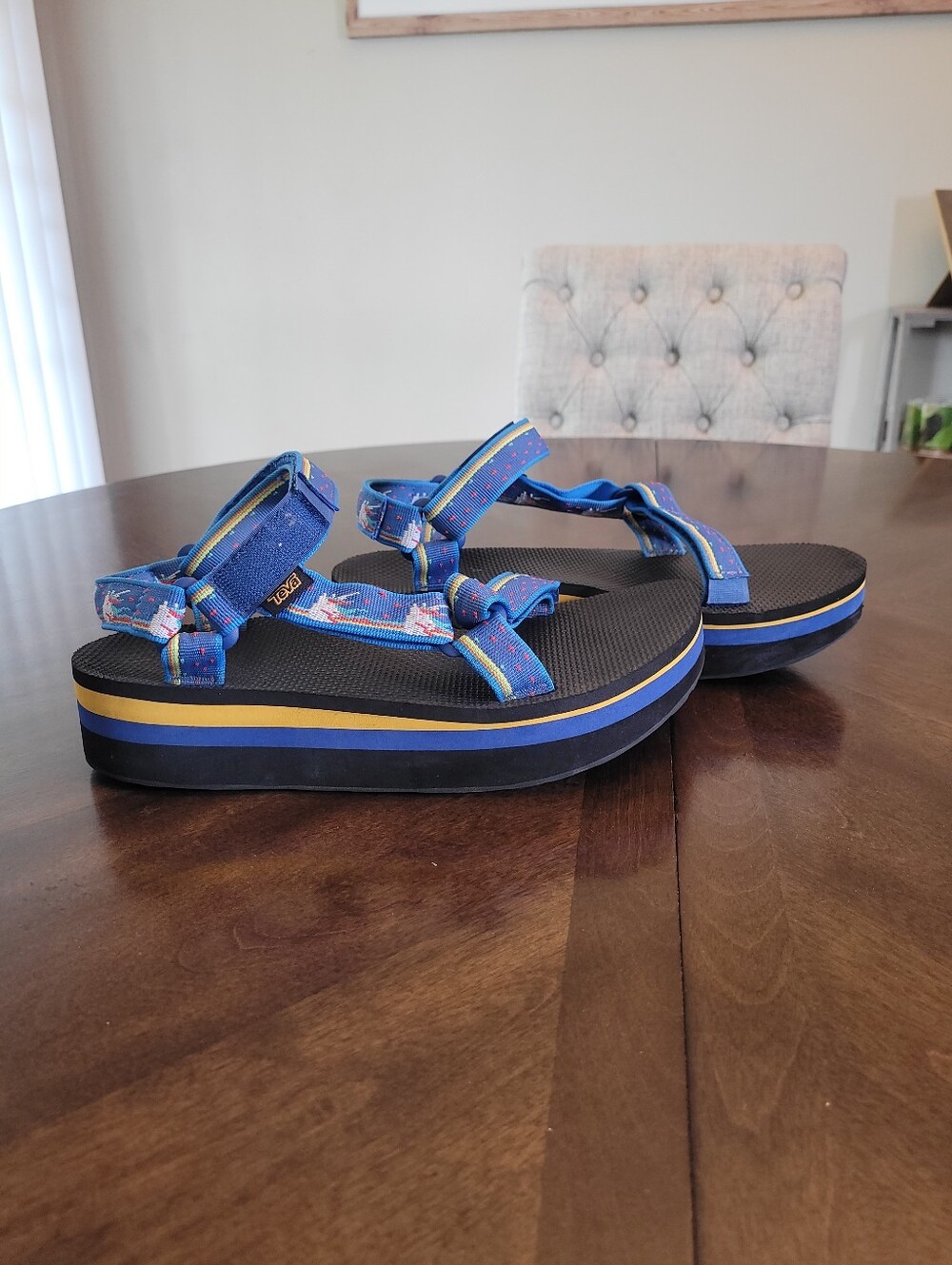 Teva Womens Blue Strap Sandals with Patterned Webbing. Size 9